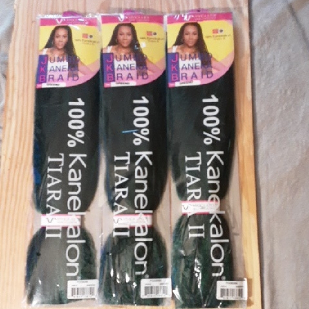 Vivica Fox 100% Kanekalon Tiara II Jumbo Braid Hair - 40 Packsfor $63